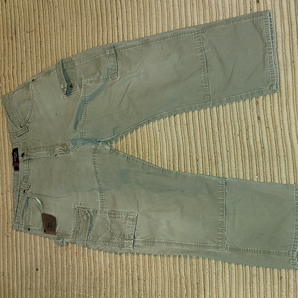 Y2k. Made of USA fabric.  Wrangler Riggs Workwear. Cargo/Painter pants.  W40 L30